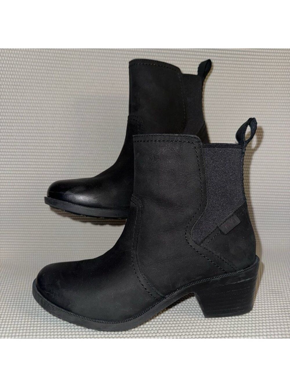 Teva Anaya Black Leather Waterproof Ankle Pull On Chelsea Boots Women’s Size 6.5